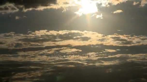 Dichte Wolken im Zeitraffer des Sonnenuntergangs — Stockvideo