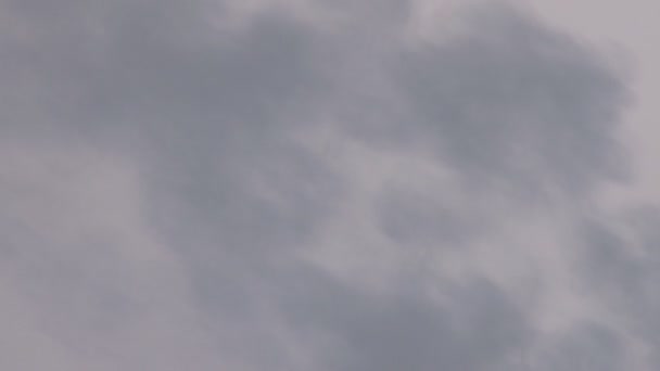 Облака серого дыма — стоковое видео
