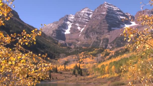 Mountains and valley in aspen — Stock Video