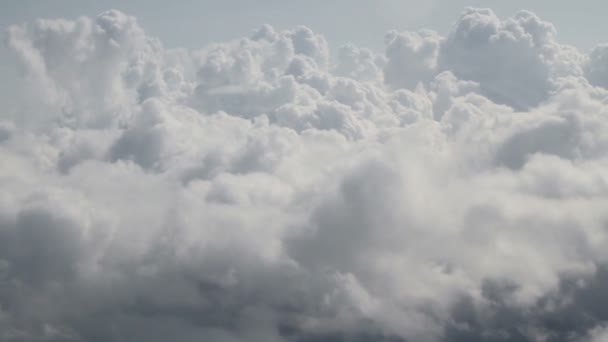 Pan de grandes nubes blancas — Vídeos de Stock