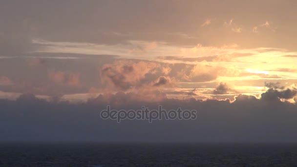 Coucher de soleil en mer — Video