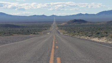 güzel manzara üzerinde nevada çöl otoyol vınlamak dışarı