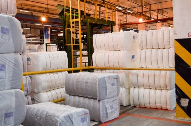 Büyük beyaz paketleri, petrokimya, petrol rafinerisi üretim dükkanda sentetik akrilik elyaf Çantalar