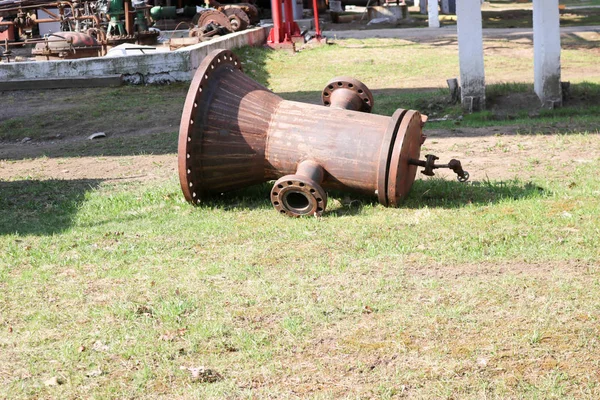 Rouillé Ancien Couvercle Pour Échangeur Chaleur Équipement Chimique Avec Traceurs — Photo