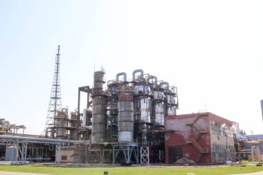 Petrol ürünleri düzeltme sütunlar, reaktörler, Isı değiştiriciler, borular, bir petrol rafineri, Petrokimya, kimyasal tesis pompaları ile işlenmesi için kimyasal tesis.