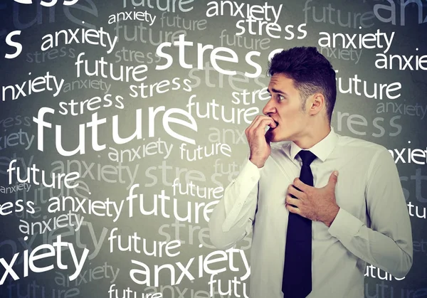 Ansioso stressato giovane uomo d'affari — Foto Stock