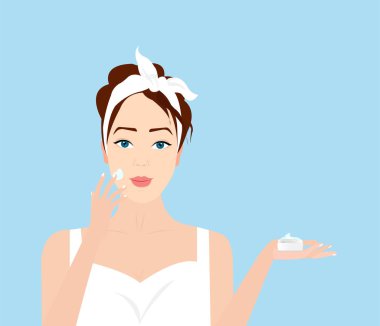 Yüzüne krem süren güzel bir kadının vektörü. 