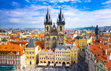 Pragua, Çek Cumhuriyeti - Ekim, 10: kilise, Meryem Maria önce Tyn, Prague, Çek Cumhuriyeti, 10 Ekim 2013 tarihinde. Bir ana konumlar Prag
