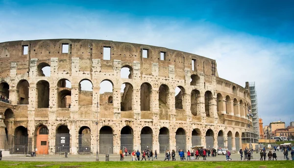 Rome, İtalya - 22 Mart 2015: Harabeleri, Coliseum, panoramik — Stok fotoğraf