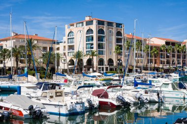 ARGELES Sur Mer, Fransa - 9 Temmuz 2016: Residence Mer ve Golf bağlantı noktası Argeles Pyrenees Orientales bölümü, Languedoc-Roussillon bölgesi, Güney Fransa'da Argeles-sur-Mer beach bölgesinde ayarla