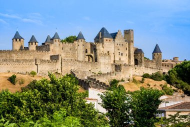 Carcassone eski kasaba güzel manzarasına. Fransa