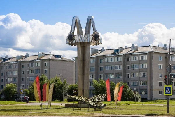 Kotlas, Arkangelskaya region, Russia - August 16, 2017: Stela `Salute of Victory` — 스톡 사진