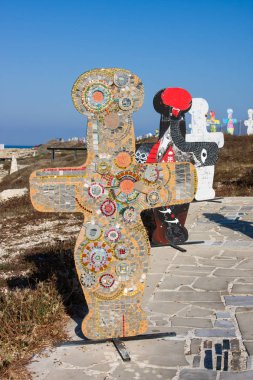 Paphos - 12 Temmuz 2017: Idol, Pomos.Waterside sanat Liseleri öğrencileri tarafından adanın diğer tarafında yapılan Baf.