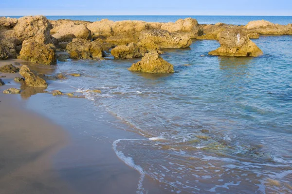 Městské pláže s pískem v Paphos, Kypr — Stock fotografie