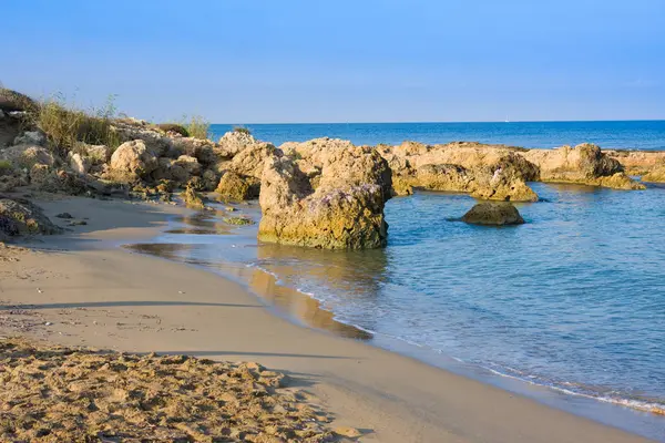 Městské pláže s pískem v Paphos, Kypr — Stock fotografie