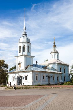 Vologda, Rusya - 15 Ağustos 2016: St. Alexander Nevsky Ortodoks Kilisesi Vologda, Rusya. XVIII. yüzyılın ikinci yarısında tuğla inşa edildi.