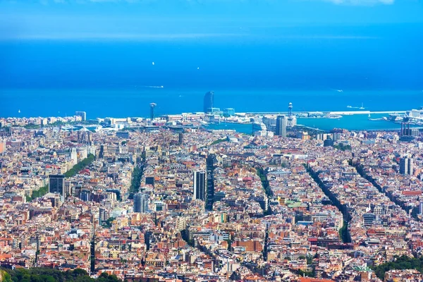 Panoramiczny widok na Barcelonę z tibidabo, Hiszpania — Zdjęcie stockowe