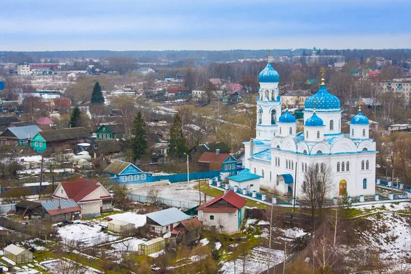 Çan kulesi, Borisoglebsky manastır, Torzhok, Rusya Federasyonu görüntülemek — Stok fotoğraf