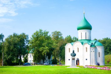 Başkalaşım Katedrali ve anıt Alexander Nevsky Kremlin, Pereslavl-Zalessky, Rusya'nın altın Ring