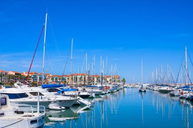 ARGELES Sur Mer, Fransa - 9 Temmuz 2016: Residence Mer ve Golf bağlantı noktası Argeles Pyrenees Orientales bölümü, Languedoc-Roussillon bölgesi, Güney Fransa'da Argeles-sur-Mer beach bölgesinde ayarla