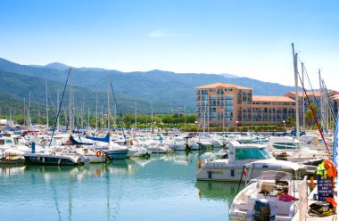 ARGELES Sur Mer, Fransa - 9 Temmuz 2016: Residence Mer ve Golf bağlantı noktası Argeles Pyrenees Orientales bölümü, Languedoc-Roussillon bölgesi, Güney Fransa'da Argeles-sur-Mer beach bölgesinde ayarla
