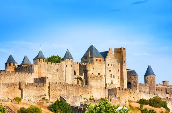 Hermosa vista de la antigua fortaleza de Carcassone. En Francia. Fue añadido a la lista del Patrimonio Mundial de la UNESCO en 1997 — Foto de Stock