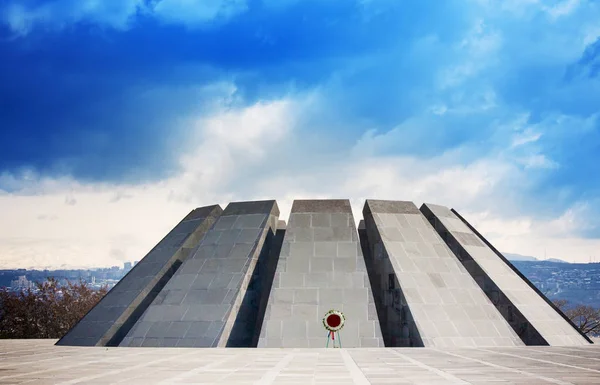 Tsitsernakaberd. Folkmord memorial komplex är Armenien officiella memorial tillägnad offren för folkmordet i Jerevan, Armenien. — Stockfoto
