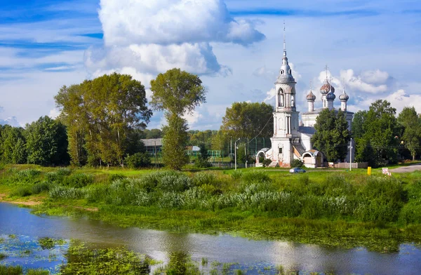 Fiume Vologda e chiesa della Presentazione del Signore è stato costruito nel 1731-1735 anni a Vologda, Russia — Foto Stock