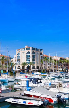 ARGELES Sur Mer, Fransa - 9 Temmuz 2016: Residence Mer ve Golf bağlantı noktası Argeles Pyrenees Orientales bölümü, Languedoc-Roussillon bölgesi, Güney Fransa'da Argeles-sur-Mer beach bölgesinde ayarla