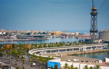Barcelona, İspanya - 21 Eylül 2014: Barcelona ve yağmurlu bir gün Akdeniz'de. Catalonia, İspanya