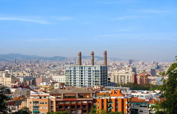 Panoramautsikt över Barcelona city från Montjuic i solig kväll. Katalonien, Spanien — Stockfoto