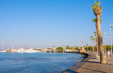 Paphos, Kıbrıs - 12 Temmuz 2017: Pafos liman sabah, dolgu