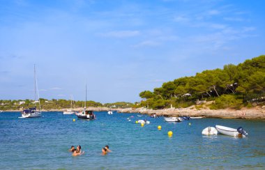 Mallorca, İspanya - 18 Ağustos 2014: Turist Calo de Sa Torre, Mallorca, İspanya