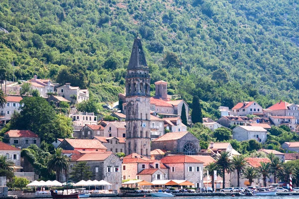 Miejscowości Perast na wybrzeżu Boka Kotorska bay. Czarnogóra. Morze Adriatyckie — Zdjęcie stockowe