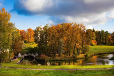 Pavlovsk, Rusya - 5 Ekim 2019: Pavlovsk Sarayı ve Pavlovsky Parkı, Saint Petersburg, Rusya