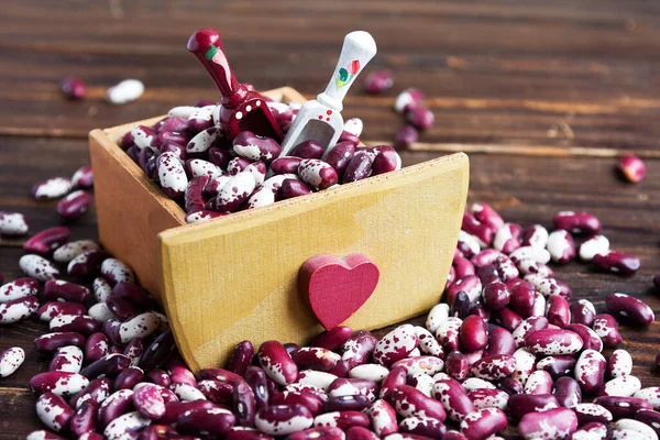 Violet Dots Beans Wooden Box Heart Two Spoons Swallow Beans — Stock Photo, Image