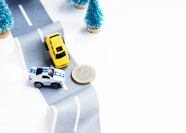 Cars Accident Rough Road Expensive Insurance Incident Toy Models Coin — Stock Photo, Image