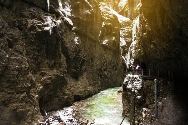 Garmisch Partenkirchen Alemanha Fevereiro 2020 Icicles Cobertos Neve Partnachklamm Famoso — Fotografia de Stock