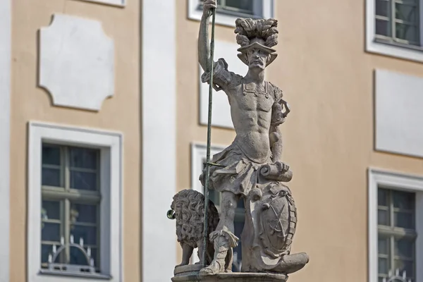 Fuente Georgsbrunnen en la ciudad de Goerlitz, Alemania — Foto de Stock