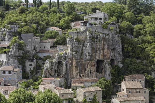 Il villaggio di Labeaume nel sud della Francia — Foto Stock