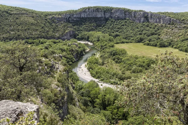Typiska landskapet i Ardeche-distriktet i södra Frankrike — Stockfoto