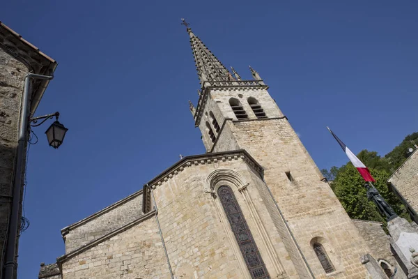 Kościół w małym miasteczku Sanilhac, Ardeche, Francja — Zdjęcie stockowe