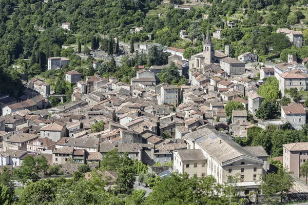 Η μικρή πόλη της Largentiere στην περιοχή Ardeche, Νότια Γαλλία — Φωτογραφία Αρχείου