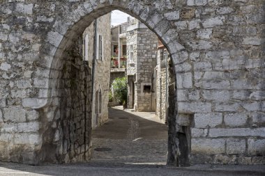 Kemer Ruoms, Güney Fransa küçük köy içinde