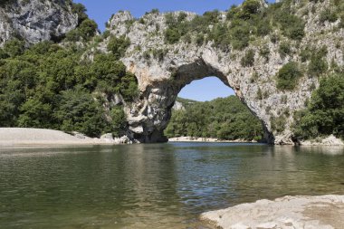 Pont d'arc ve nehir Ardèche, Güney Fransa