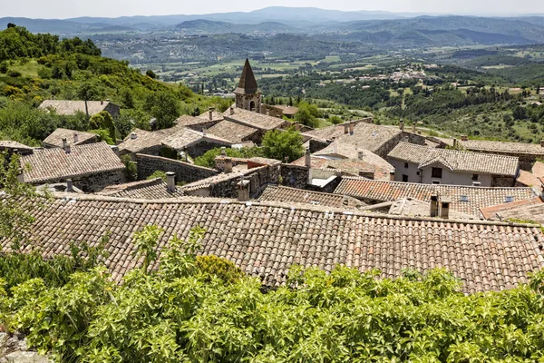 Das kleine Dorf Mirabel im Bezirk Ardeche, Südfrankreich — Stockfoto