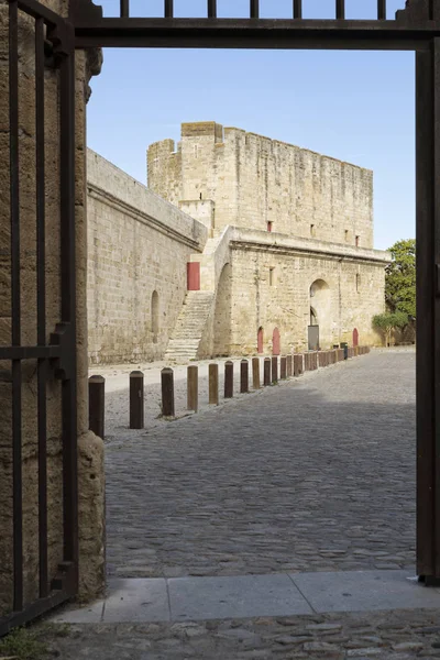 Zabytkowej twierdzy w mieście Aigues-Mortes, południowej Francji — Zdjęcie stockowe