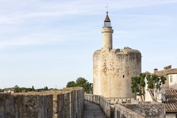 Torre da fortaleza na cidade de Aigues-Mortes, sul da França — Fotografia de Stock