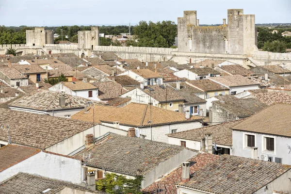 Malé město z Aigues-Mortes v jižní Francii — Stock fotografie