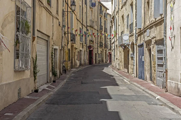 Pittoresk steegje in Montpellier, Zuid Frankrijk — Stockfoto